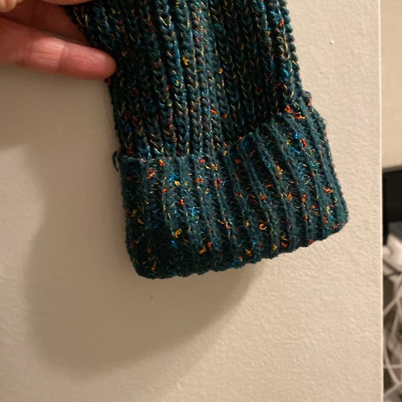 Cute sweater NWOT never worn - Picture 2 of 3